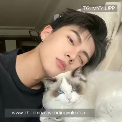 薄霜凤